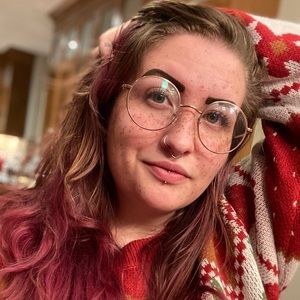 Meet your Posher, Danika